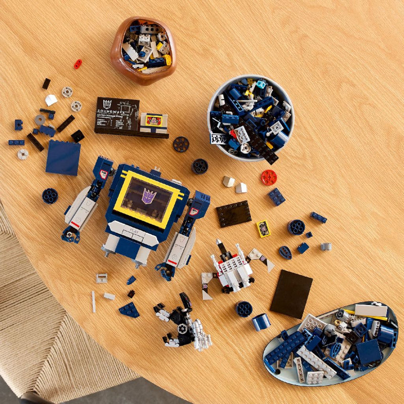 Lego 10358 Icons Transformers: Soundwave (1505 Pieces)