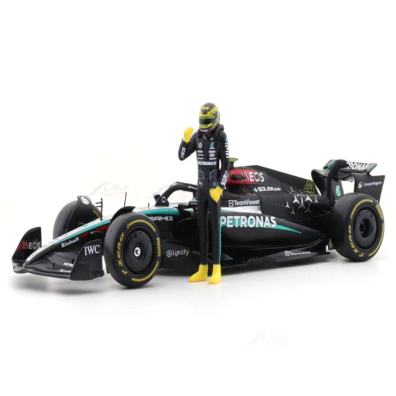 Bburago Licensed Diecast Model Car 2024 Mercedes-AMG F1 W15E No 44 with Pilot 1:24