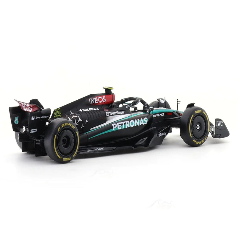 Bburago Licensed Diecast Model Car 2024 Mercedes-AMG F1 W15E No 44 with Pilot 1:24