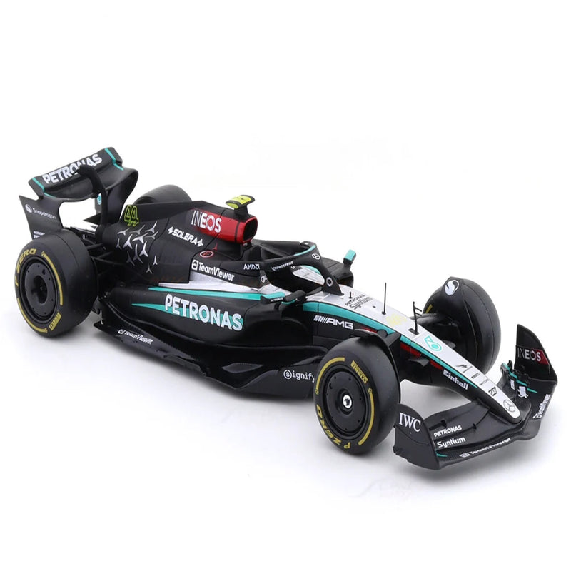 Bburago Licensed Diecast Model Car 2024 Mercedes-AMG F1 W15E No 44 with Pilot 1:24