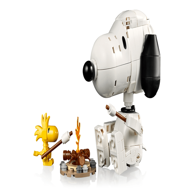 Lego 21368 Ideas Peanuts: Snoopy's Doghouse (964 Pieces)