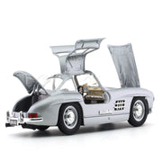 Bburago 1954 Mercedes-Benz 300 SL silver 1:24 Bburago licensed diecast Scale Model car