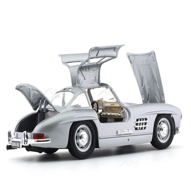 Bburago 1954 Mercedes-Benz 300 SL silver 1:24 Bburago licensed diecast Scale Model car