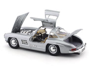 Bburago 1954 Mercedes-Benz 300 SL silver 1:24 Bburago licensed diecast Scale Model car