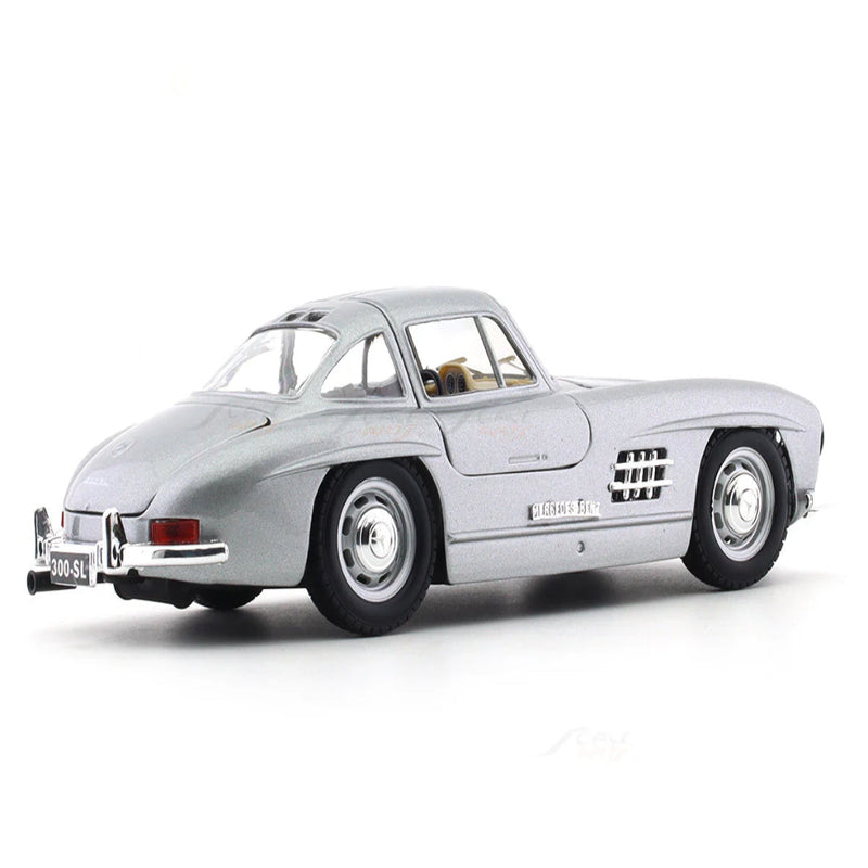 Bburago 1954 Mercedes-Benz 300 SL silver 1:24 Bburago licensed diecast Scale Model car