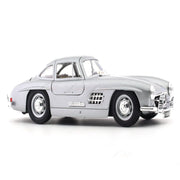 Bburago 1954 Mercedes-Benz 300 SL silver 1:24 Bburago licensed diecast Scale Model car