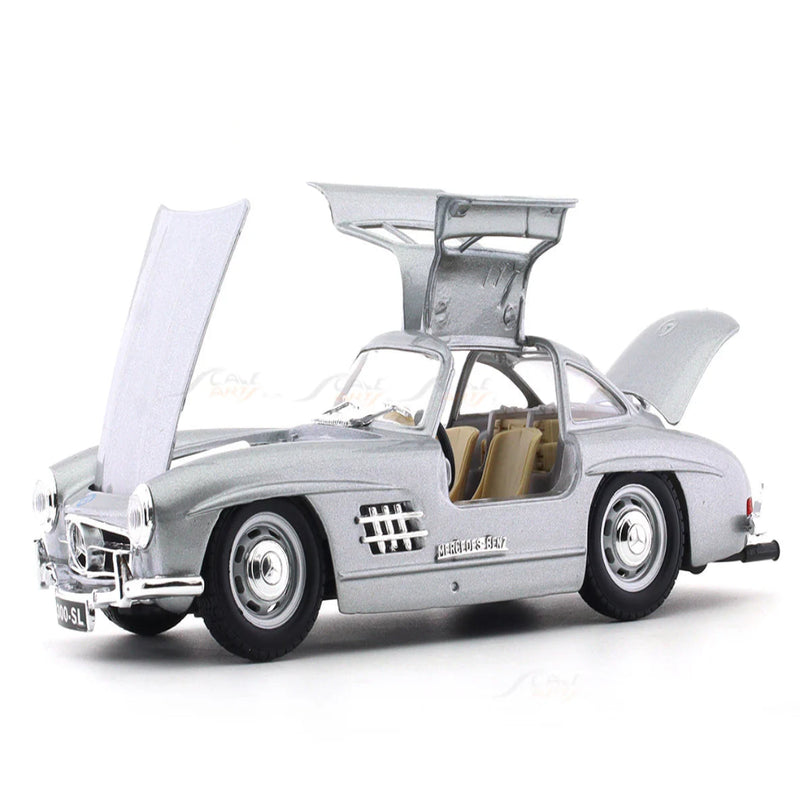 Bburago 1954 Mercedes-Benz 300 SL silver 1:24 Bburago licensed diecast Scale Model car
