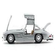 Bburago 1954 Mercedes-Benz 300 SL silver 1:24 Bburago licensed diecast Scale Model car