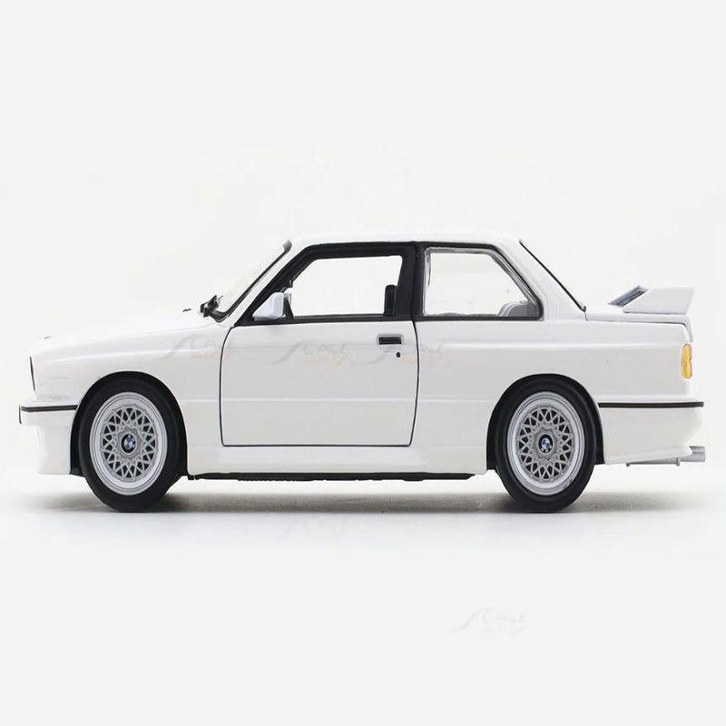 Bburago 1988 BMW 3 Series M3 E30 White 1:24 Bburago with Acrylic Case Licensed Diecast Scale Model Car Collectible