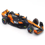 Bburago 2024 McLaren MCL38 No.81 with figure 1:24 Bburago licensed diecast Scale Model car collectible