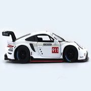 Bburago Porsche 911 RSR White 1:24 Bburago licensed diecast Scale Model car