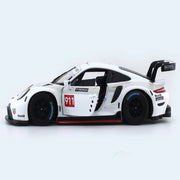 Bburago Porsche 911 RSR White 1:24 Bburago licensed diecast Scale Model car
