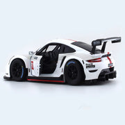 Bburago Porsche 911 RSR White 1:24 Bburago licensed diecast Scale Model car