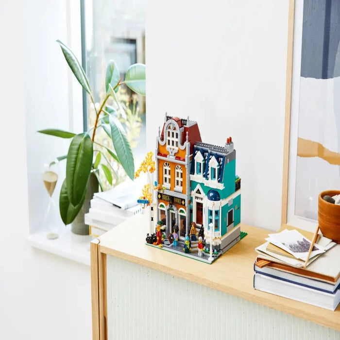 LEGO 10270 Creator Expert Bookshop (2504 Pieces) — Toycra