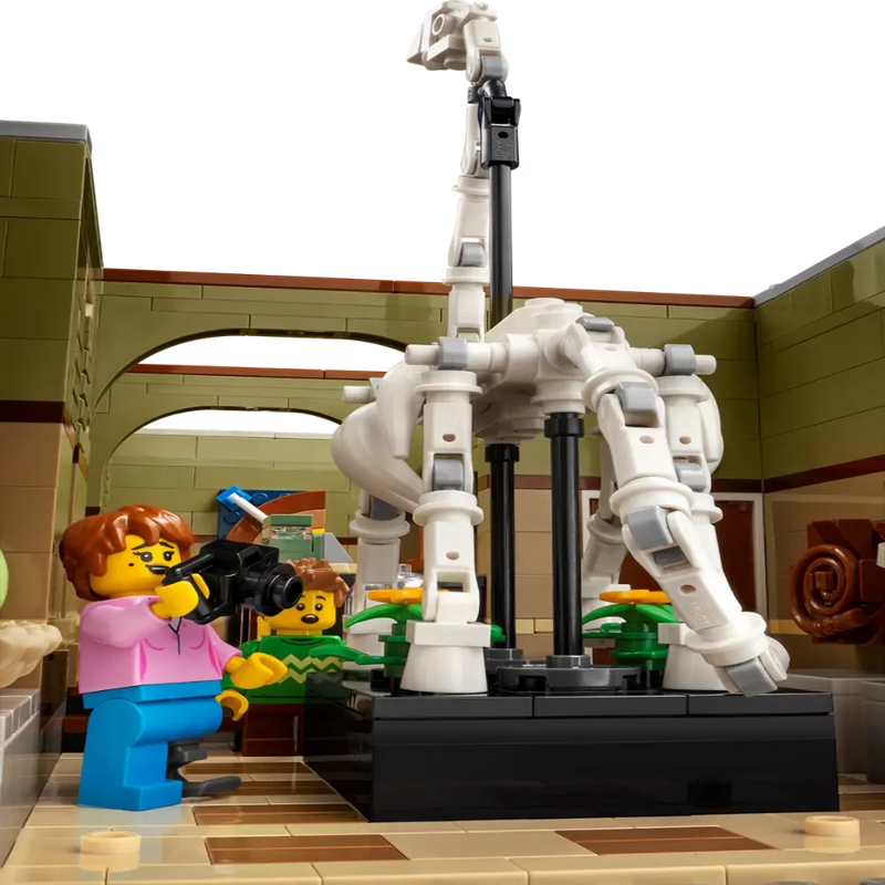 Lego 10326 Icons Natural History Museum (4014 Pieces)
