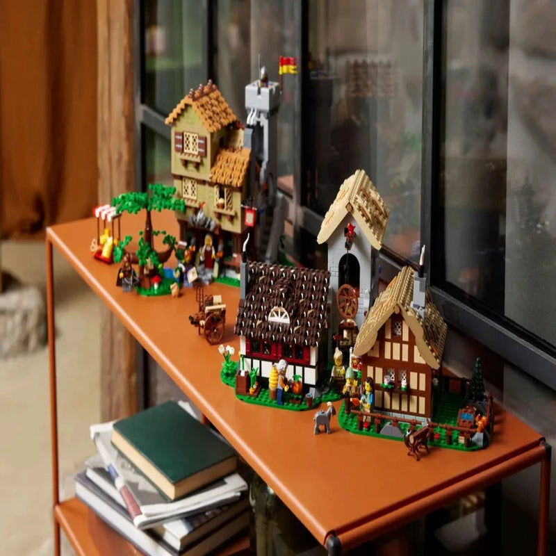 Lego 10332 Icons Medieval Town Square (3304 Pieces)