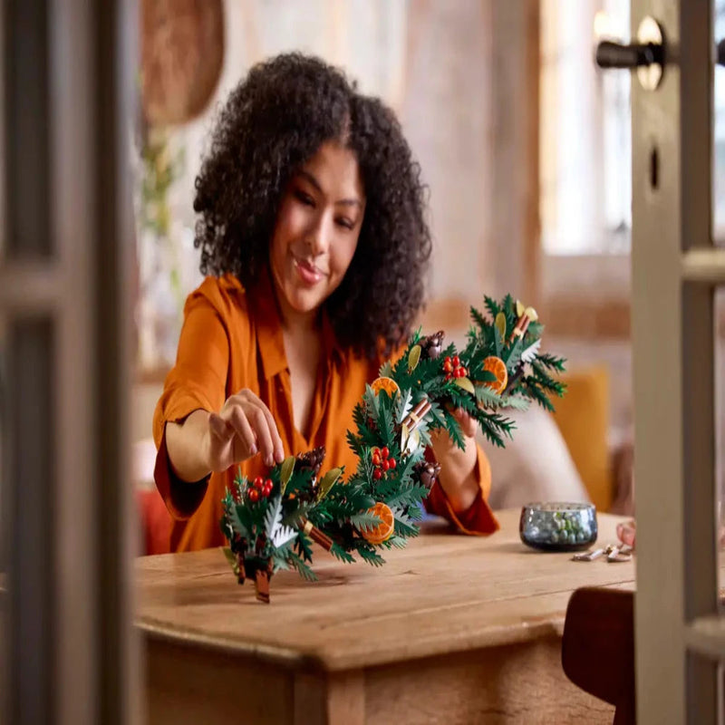 Lego 10340 Icons Wreath (1194 Pieces)