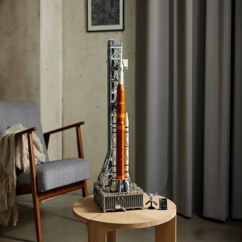 Lego 10341 Icons NASA Artemis Space Launch System (3601 Pieces)