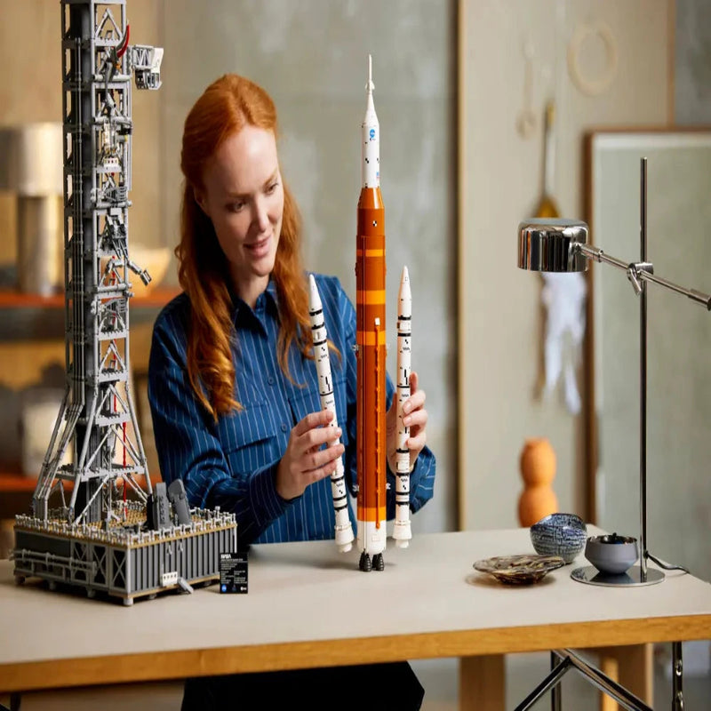 Lego 10341 Icons NASA Artemis Space Launch System (3601 Pieces)