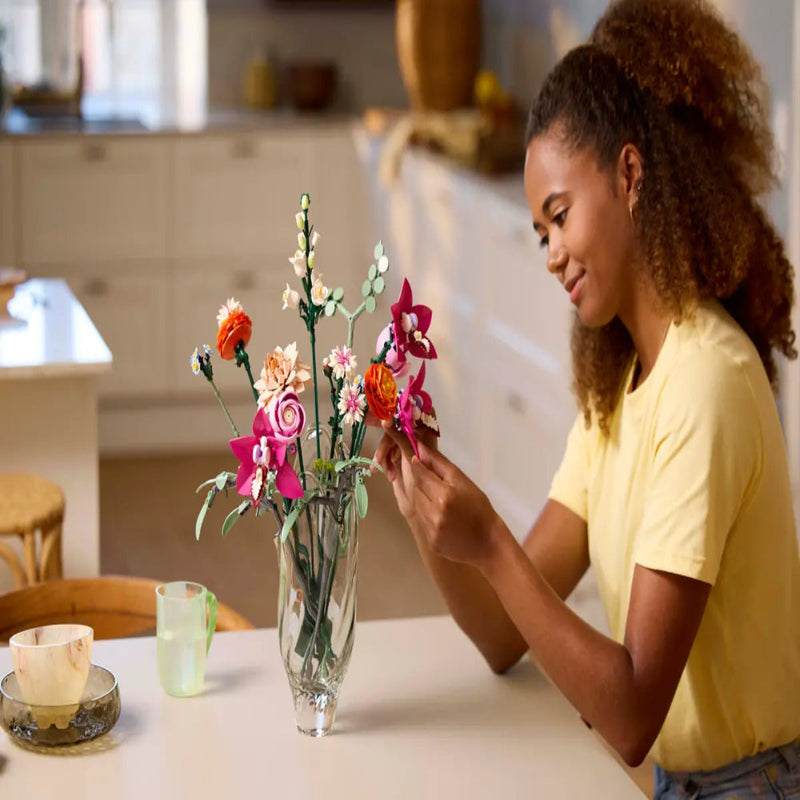Lego 10342 Botanicals Pretty Pink Flower Bouquet (749 Pieces)
