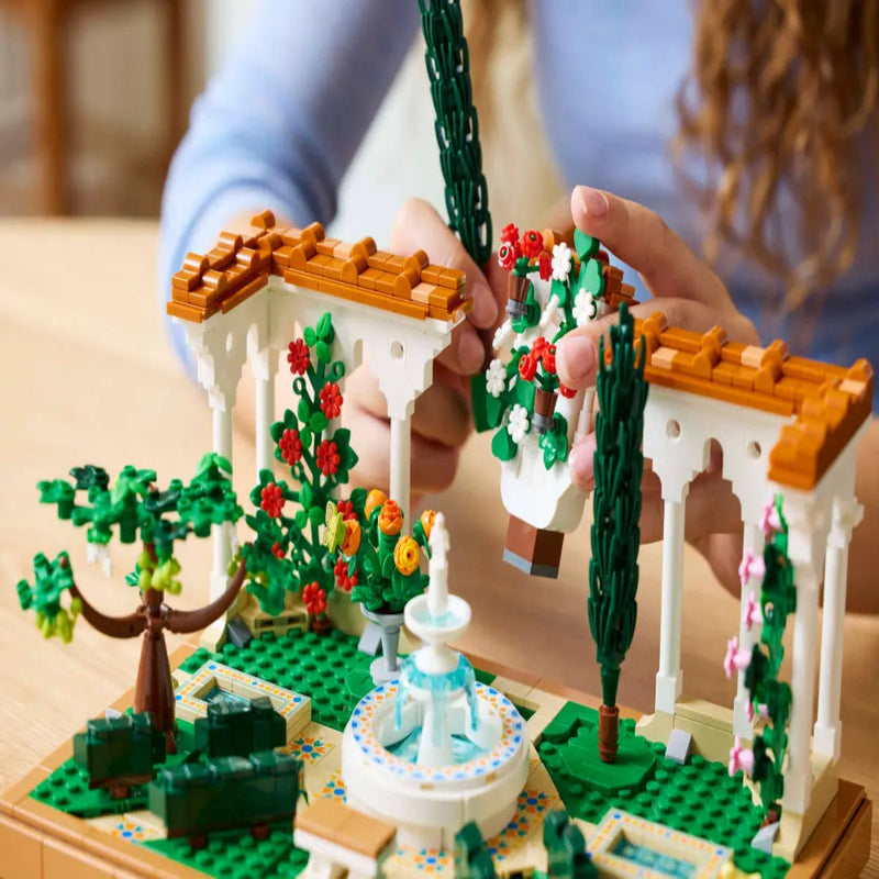 Lego 10359 Icons Fountain Garden (1302 Pieces)
