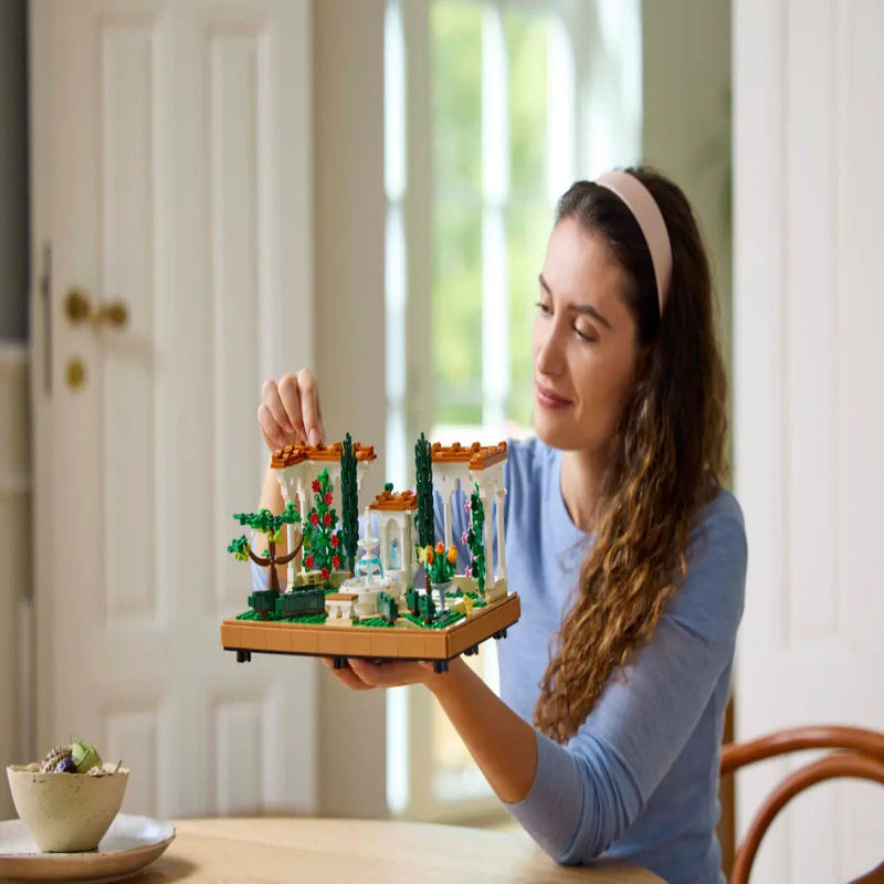 Lego 10359 Icons Fountain Garden (1302 Pieces)
