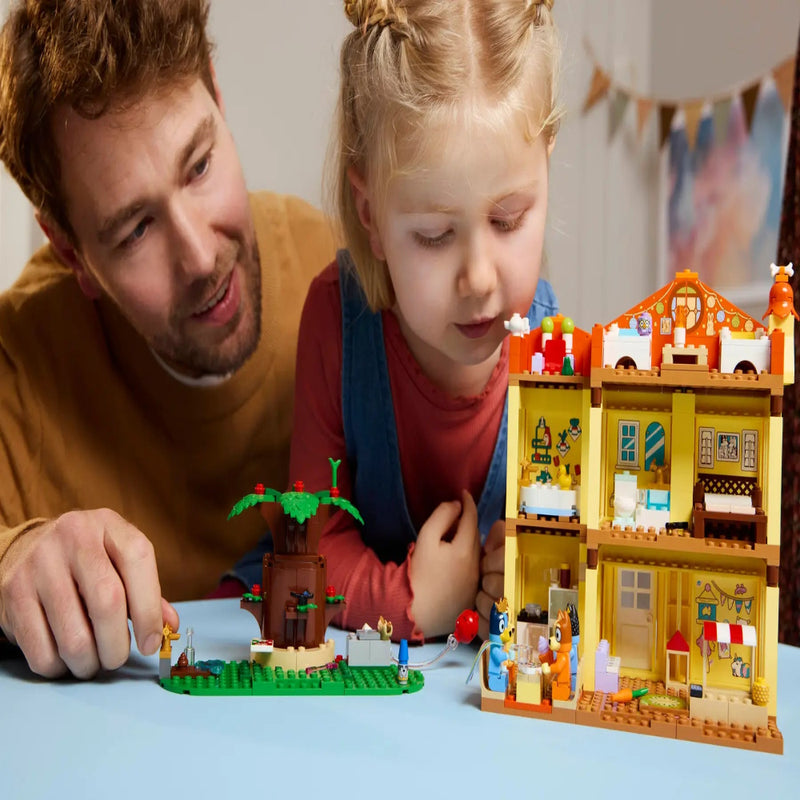 Lego 11203 Bluey Bluey's Family House (382 Pieces)