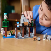Lego 21261 Minecraft The Wolf Stronghold (312 Pieces)
