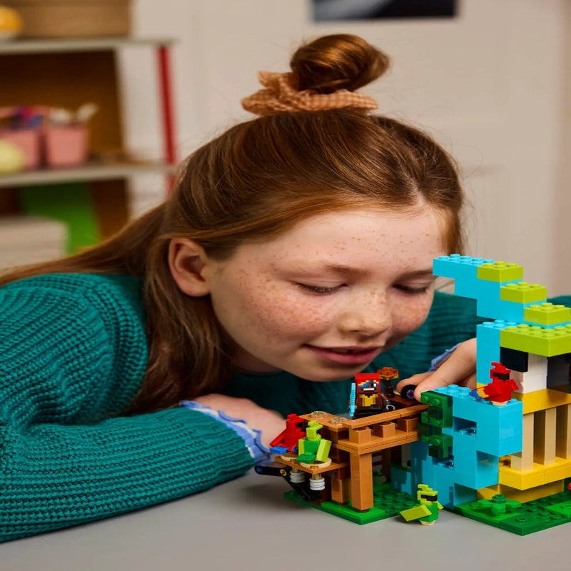 Lego 21282 Minecraft The Parrot Houses (535 Pieces)