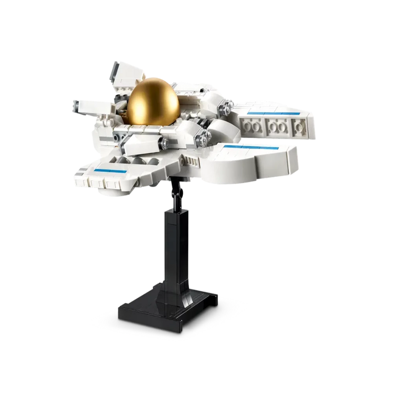 Lego 31152 Creator 3-in-1 Space Astronaut ( 647 Pieces )