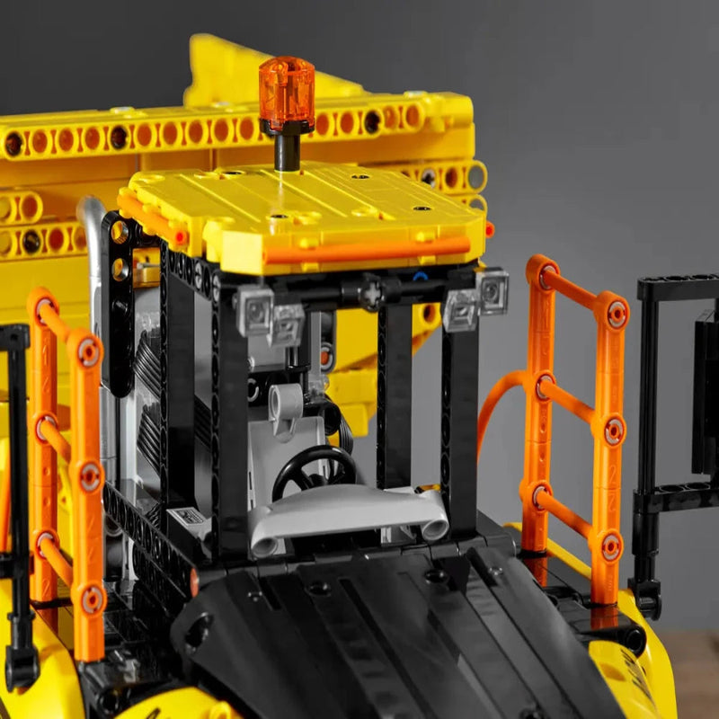 Lego 42114 Technic 6x6 Volvo Articulated Hauler (2193 Pieces)