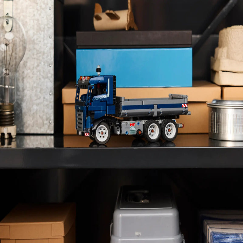 Lego 42203 Technic Tipping Dump Truck (462 Pieces)