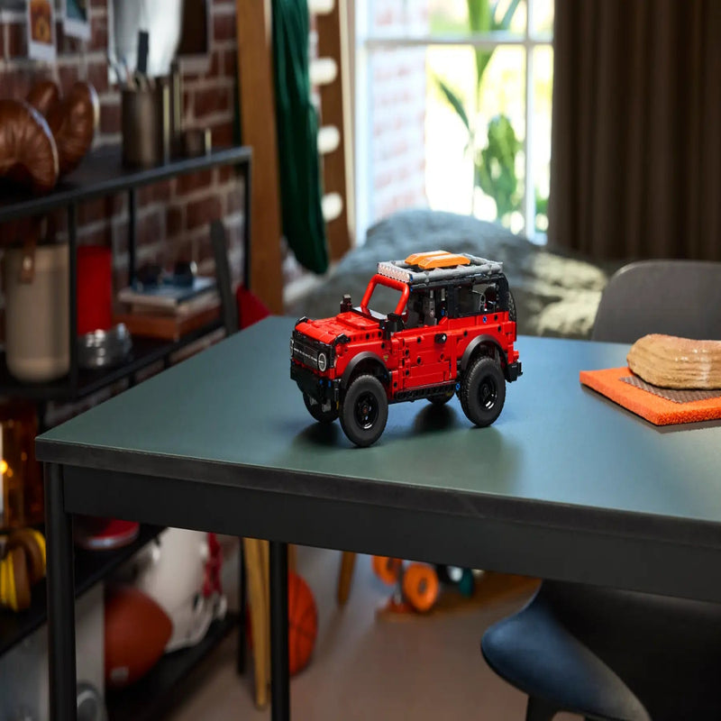 Lego 42213 Technic Ford Bronco SUV (943 Pieces)