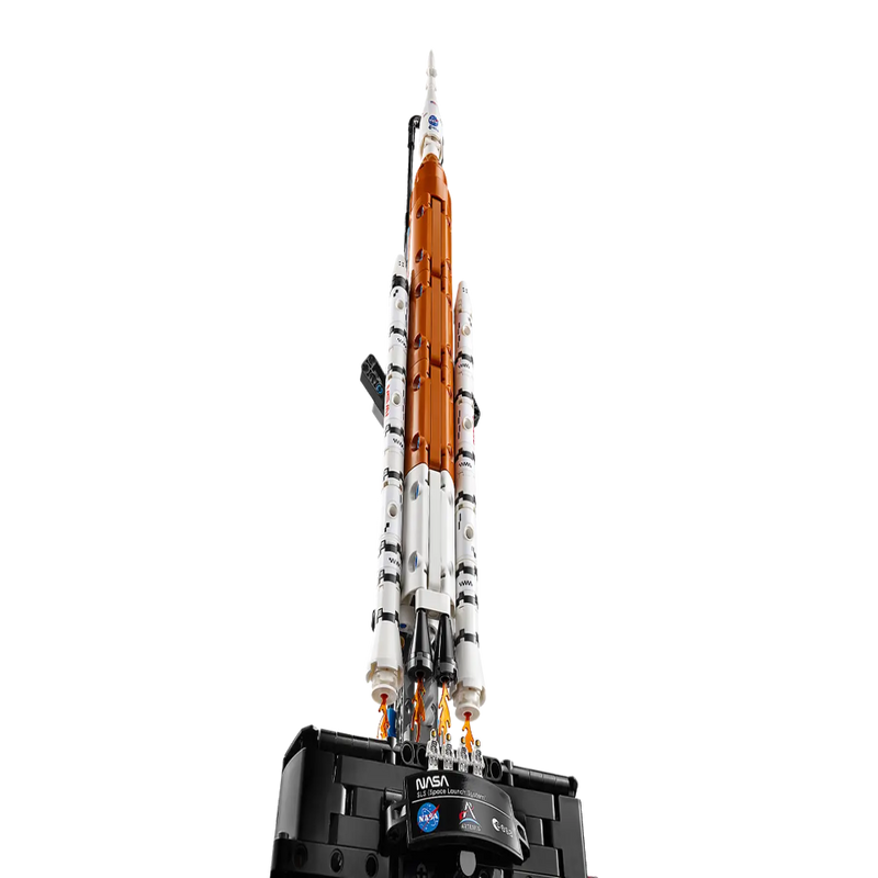 Lego 42221 Technic NASA Artemis Space Launch System Rocket (632 Pieces)