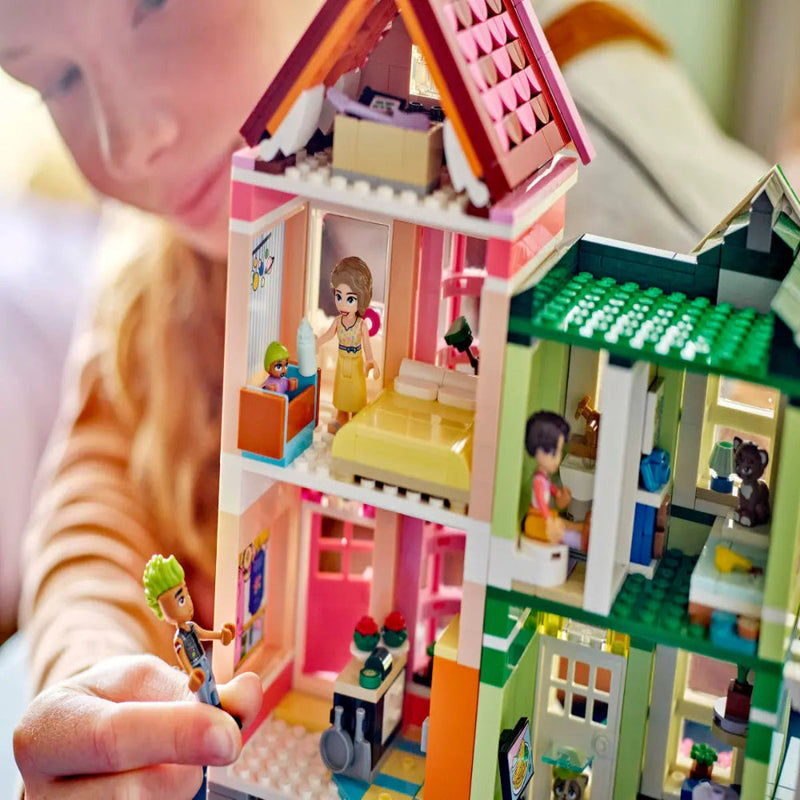 Lego 42670 Friends Heartlake City Apartments And Stores (2040 Pieces)
