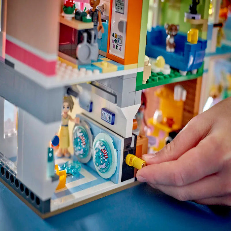 Lego 42670 Friends Heartlake City Apartments And Stores (2040 Pieces)