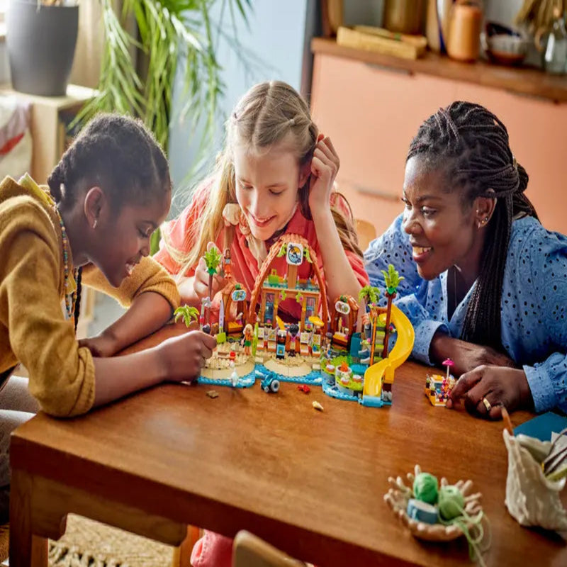 Lego 42673 Friends Family Vacation Beach Resort ( 1140 Pieces )
