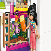 Lego 42687 Friends Liann's Family House (946 Pieces)