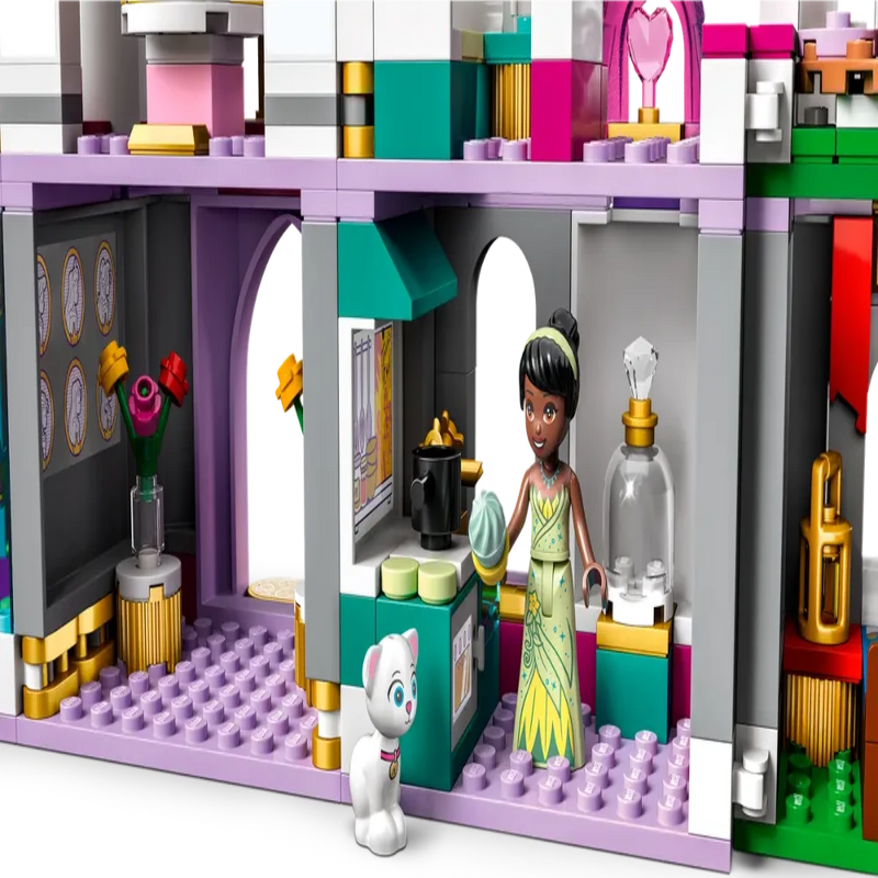 Lego 43205 Disney Princess Ultimate Adventure Castle (698 Pieces)