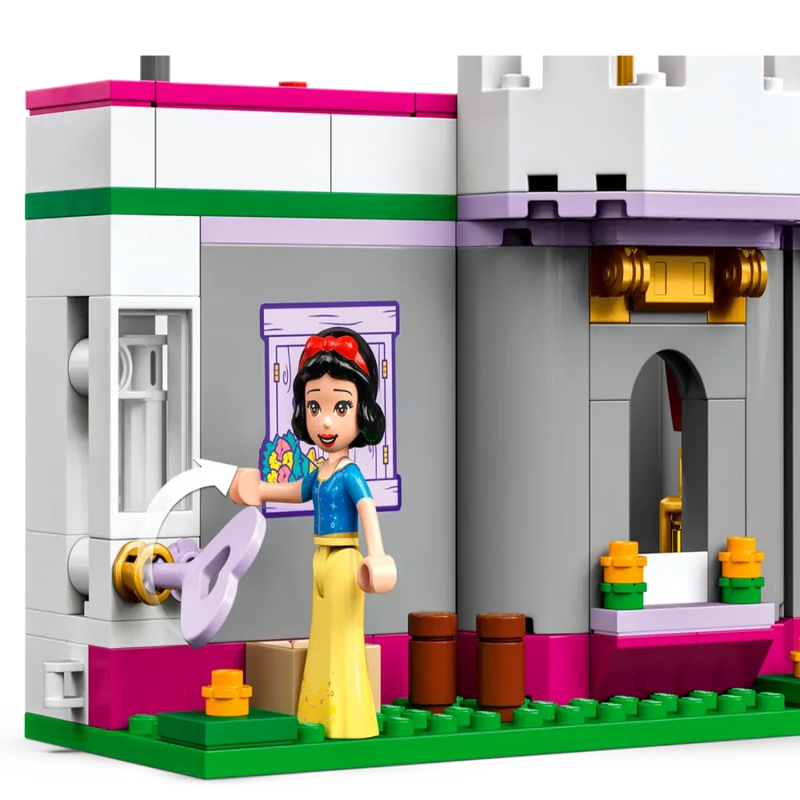 Lego 43205 Disney Princess Ultimate Adventure Castle (698 Pieces)