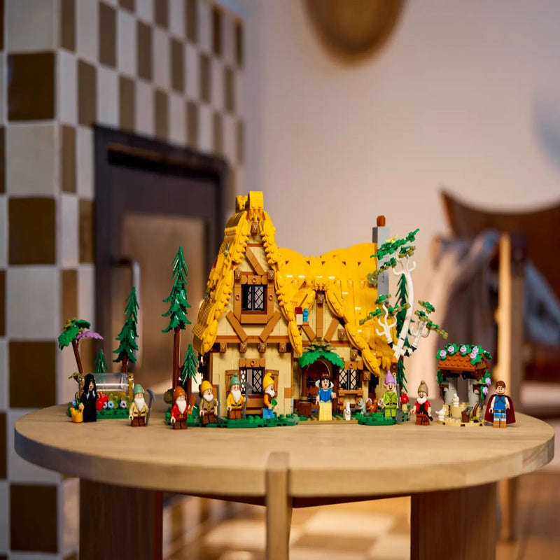 Lego 43242 Disney Snow White And The Seven Dwarfs Cottage (2228 Pieces)