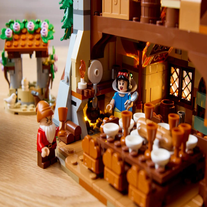 Lego 43242 Disney Snow White And The Seven Dwarfs Cottage (2228 Pieces)