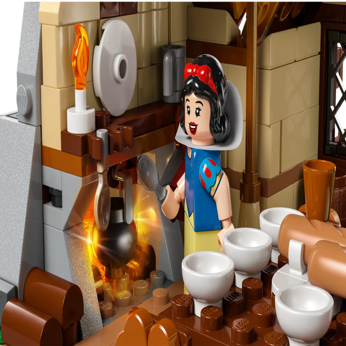 Lego 43242 Disney Snow White And The Seven Dwarfs Cottage (2228 Pieces ...