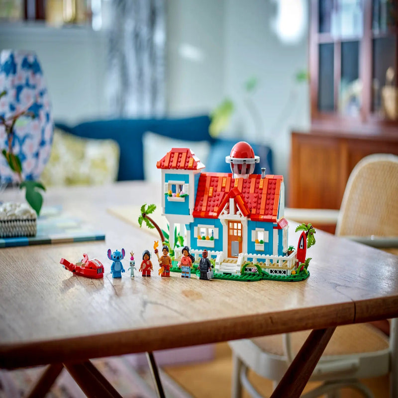 Lego 43268 Disney Lilo And Stitch Beach House (834 Pieces)