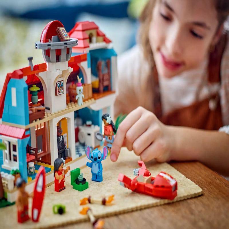Lego 43268 Disney Lilo And Stitch Beach House (834 Pieces)