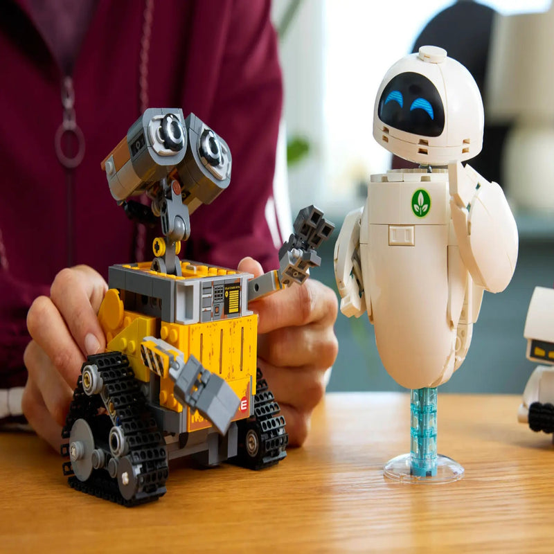Lego 43279 Disney WALL-E And EVE (811 Pieces)