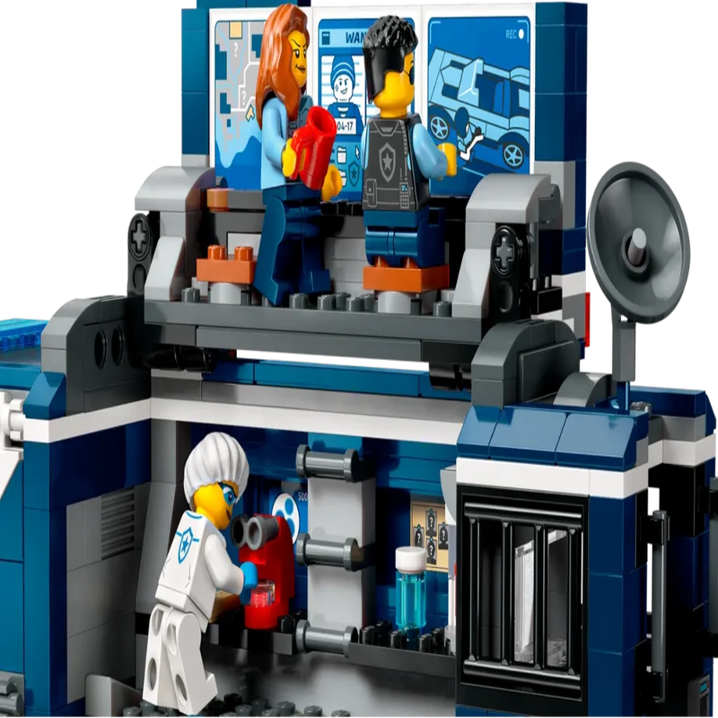Lego 60418 City Police Mobile Crime Lab Truck (674 Pieces)