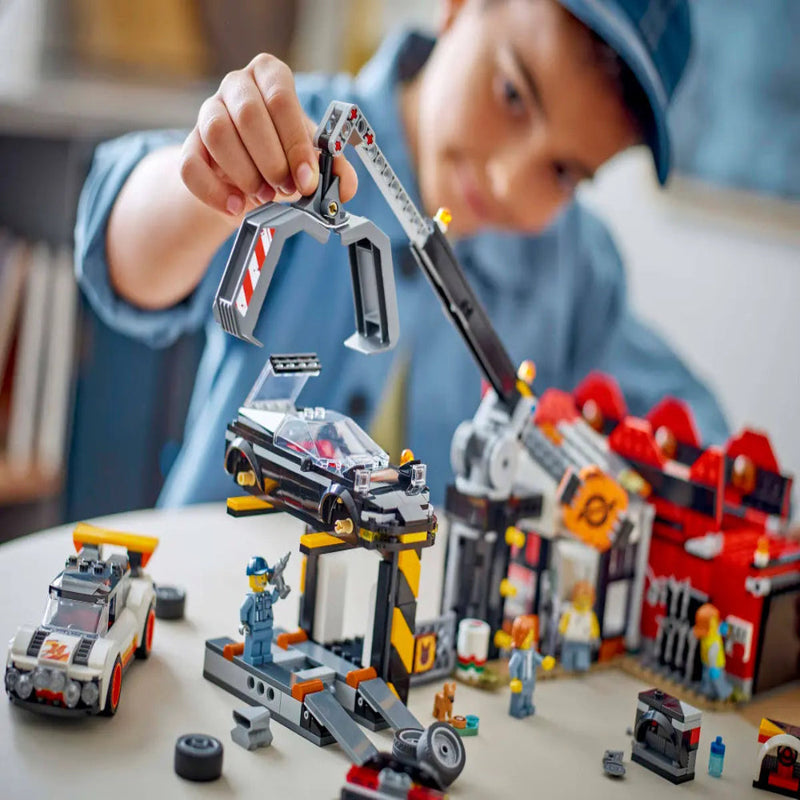 Lego 60472 City Scrapyard with Cars (871 Pieces)
