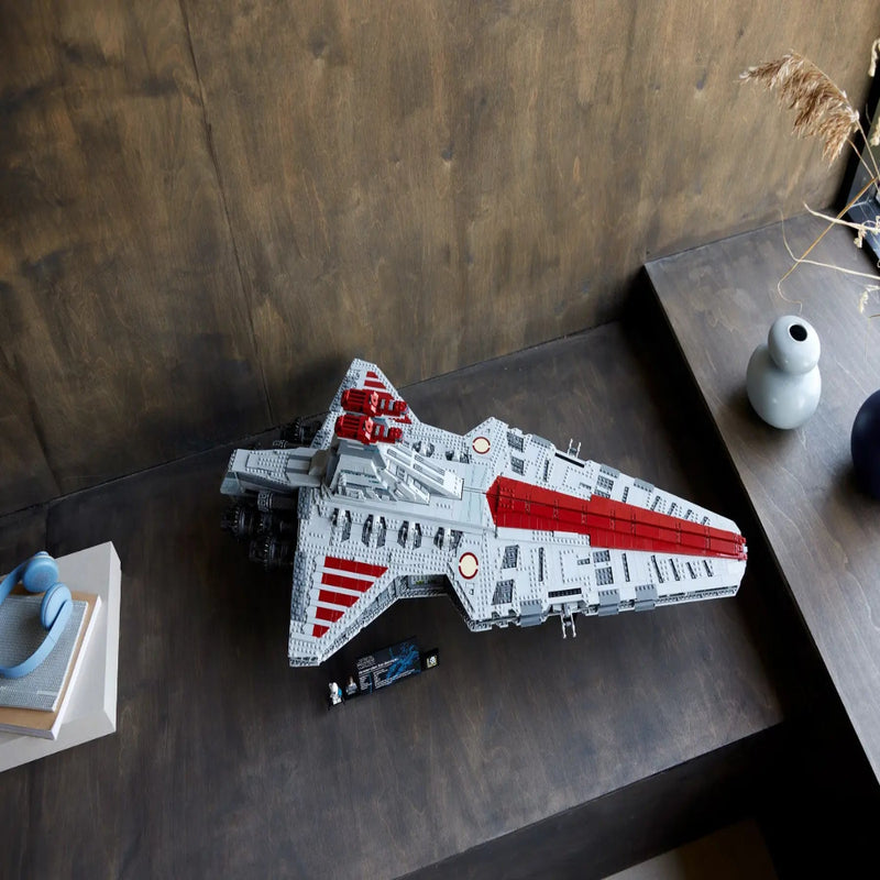 Lego 75367 Star Wars Venator-Class Republic Attack Cruiser (5374 Pieces)
