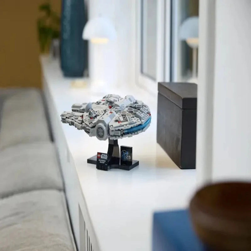 Lego 75375 Star Wars Millennium Falcon (921 Pieces)